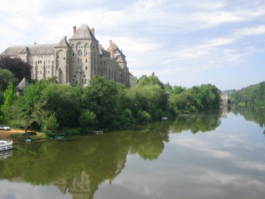 Photo de l'Abbaye Saint-Pierre de Solesmes sur la Sarthe