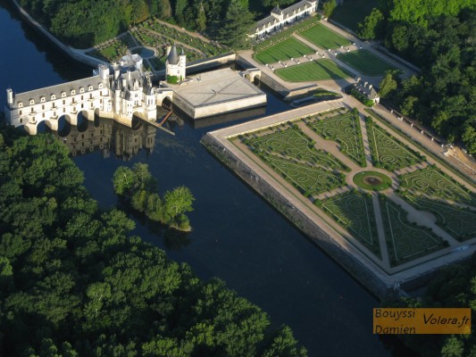 Photo des jardins à la française du Château de chenonceau