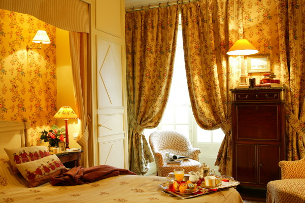 LUXE ROOM IN THE CHATEAU LOIRE